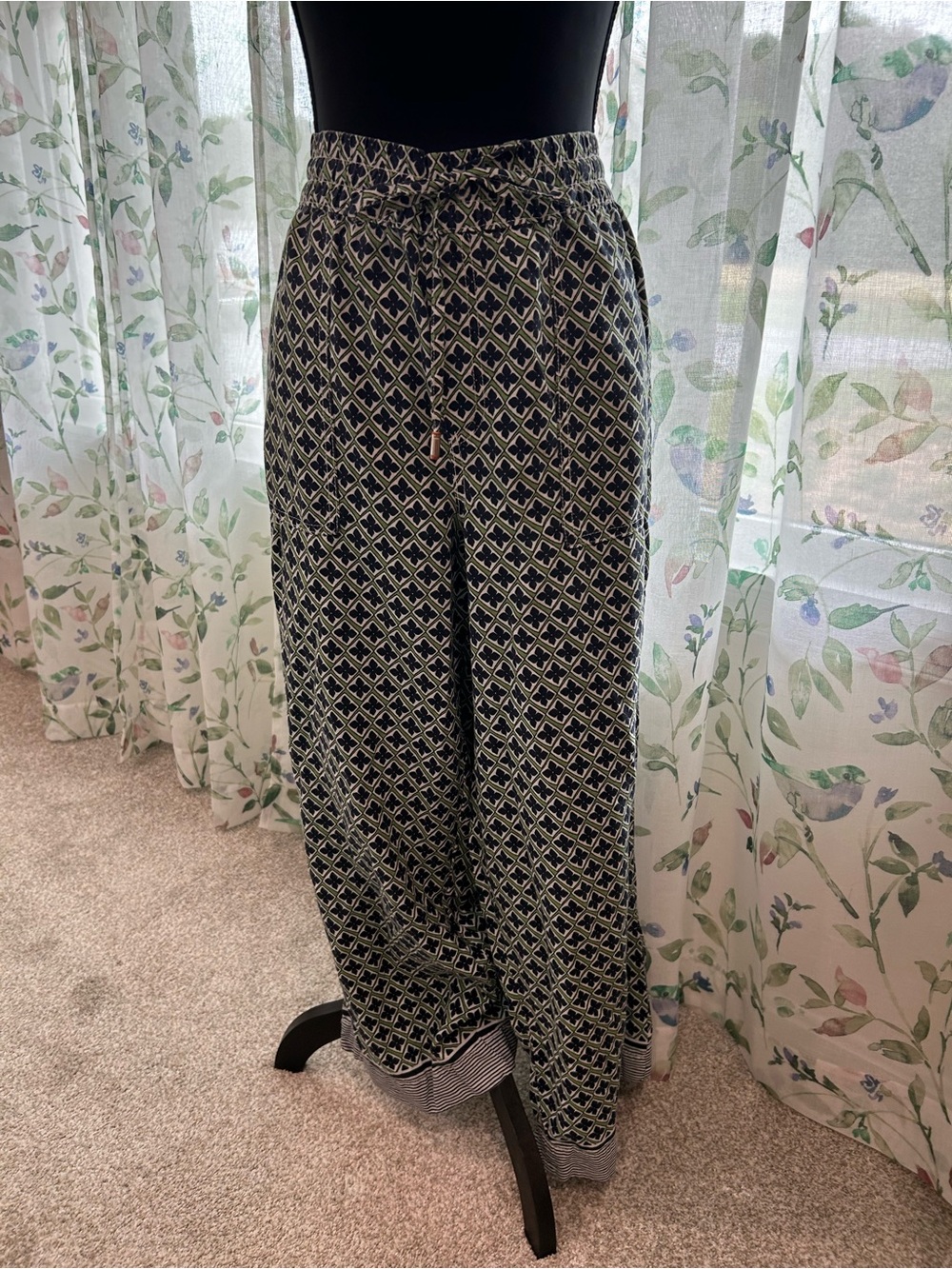 Nautica Wide-Leg Patterned Women's Pants in Navy and White
